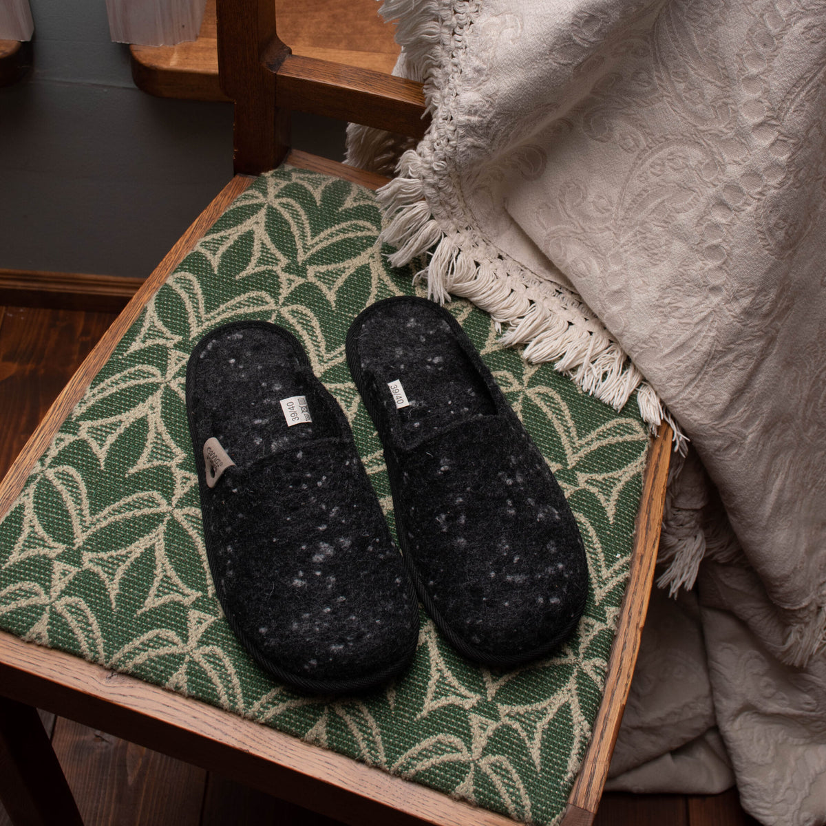 Natural felt slippers Pelsi - Dark grey