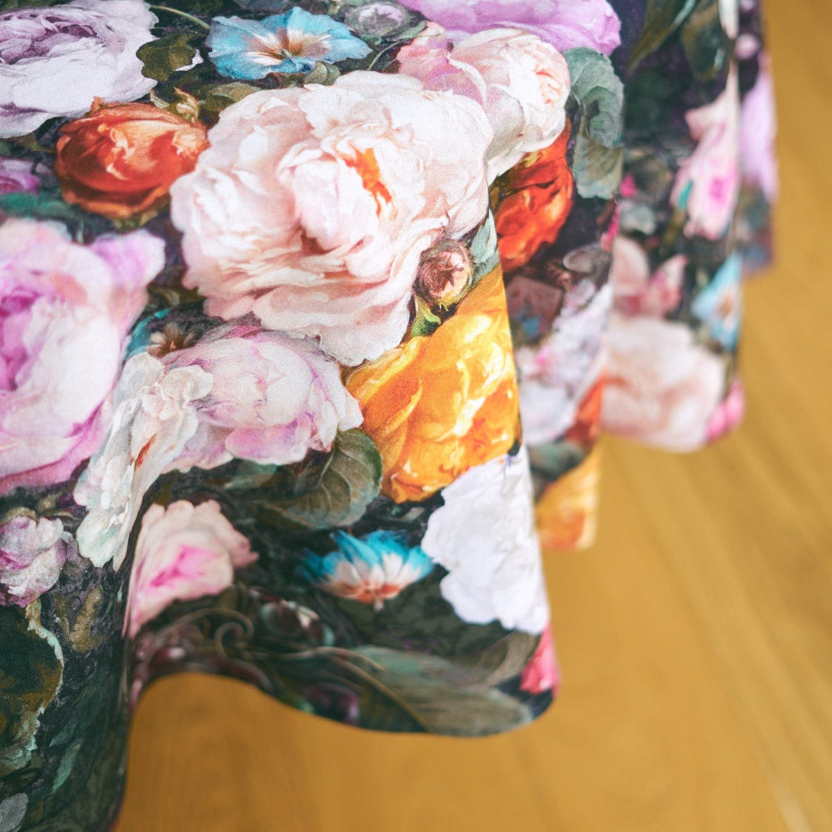 Round Tablecloth - Francine Black